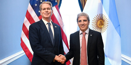 El Banco Central oficializó el acuerdo de swap con Estados Unidos por 20.000 millones de dólares